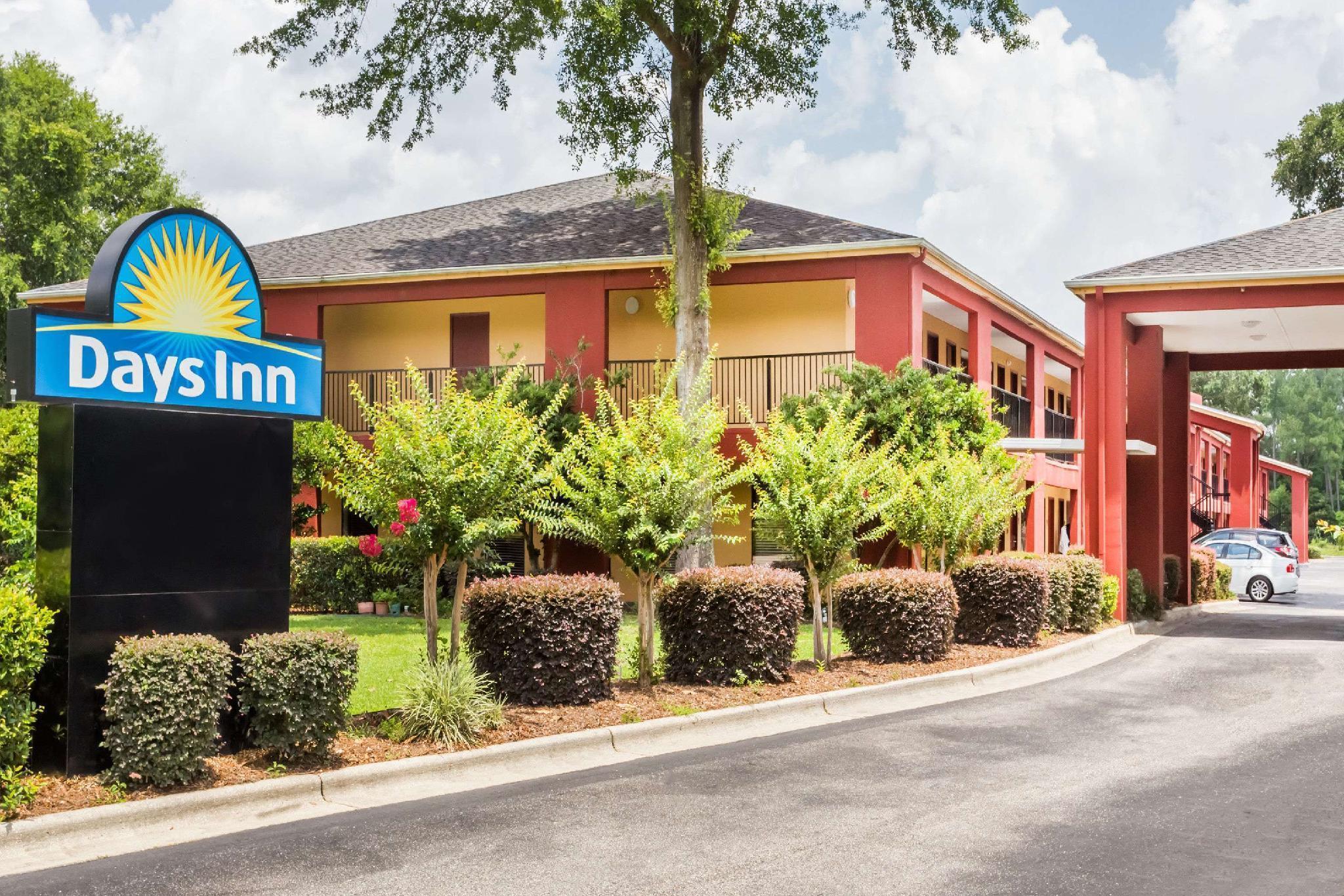 Days Inn By Wyndham Pensacola I-10 Ferry Pass Exterior photo